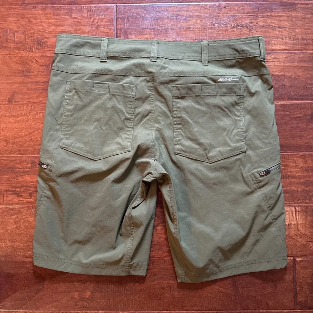 Eddie Bauer Short Mens 40 First Ascent Guide Pro Hiking Stretch Zip Cargo Green